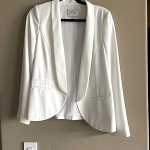 White Tuxedo Collar Blazer